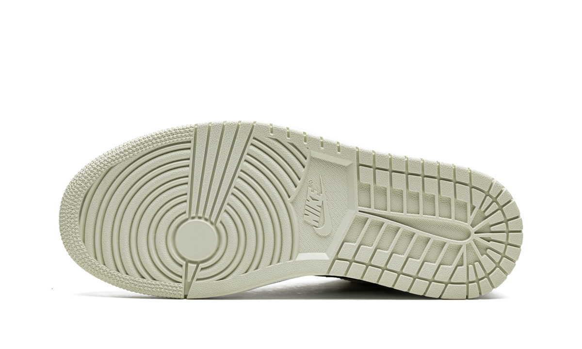AIR JORDAN 1 LO WMNS Coconut Milk DC0774 121