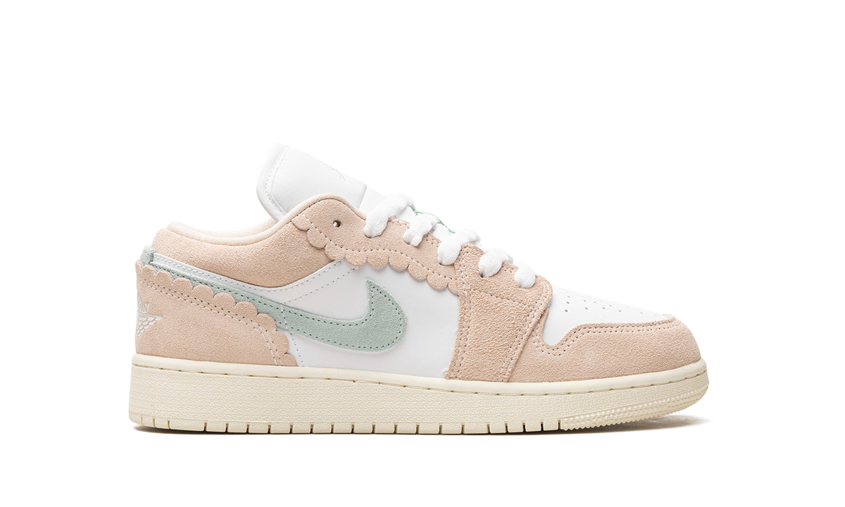 Air Jordan 1 Low SE GS Guava Ice DZ5356 800